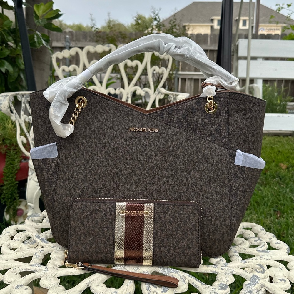 Michael Kors purse and wallet